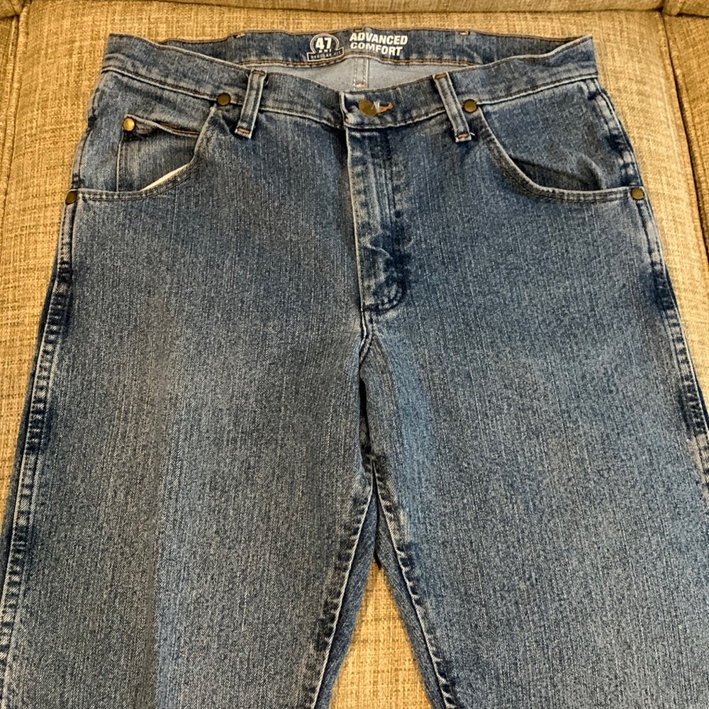 Wrangler Advanced Comfort Blue Jeans
